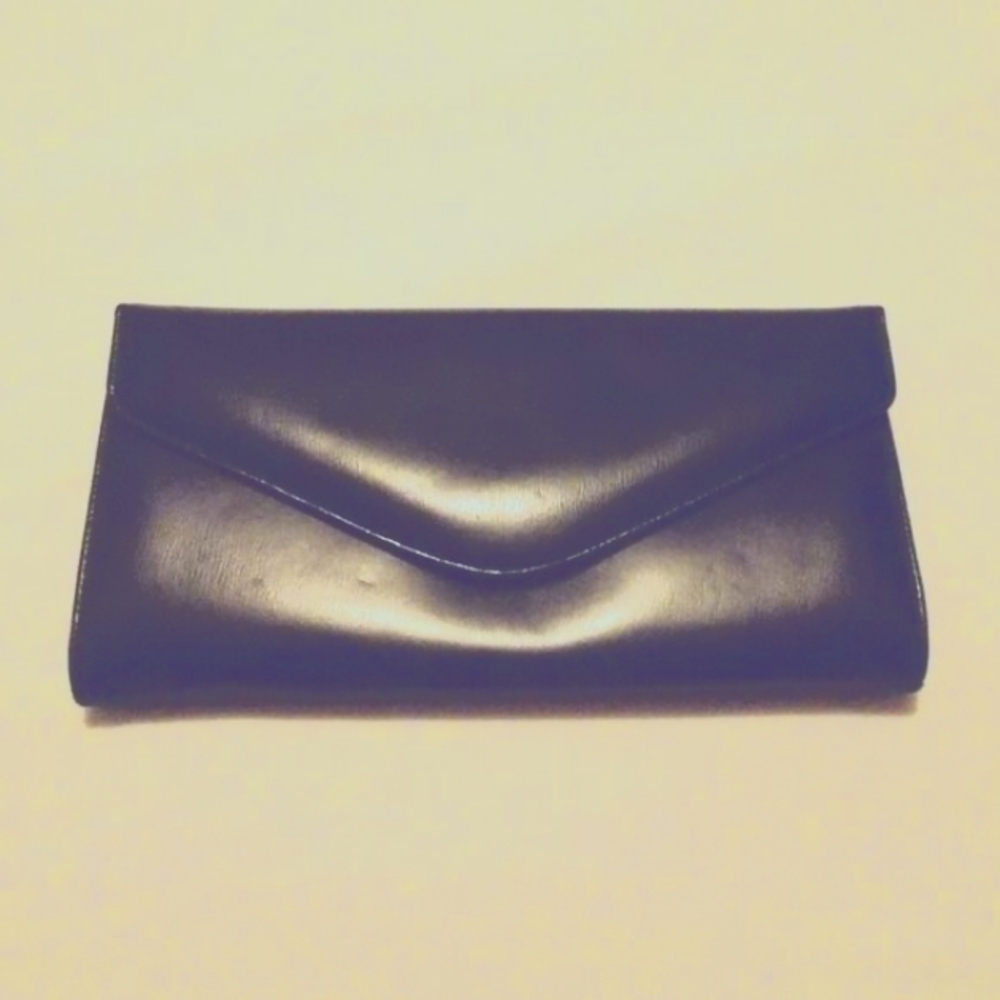 Navy blue clutch purse in VGUC